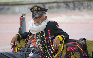 Old man dressed up in traditional Colombian attire